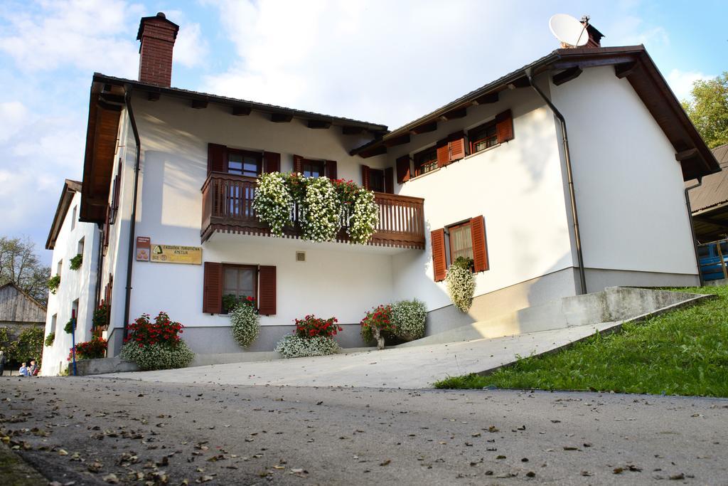 Ekoloska Turisticna Kmetija Pri Lovrcu Tolmin Exterior photo